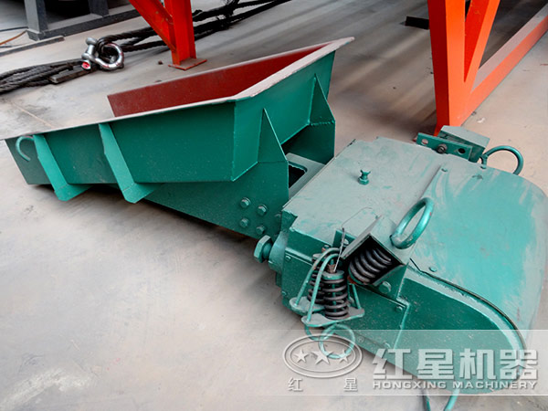 紅星電磁振動給料機是如何把材料按照規(guī)定派送的？