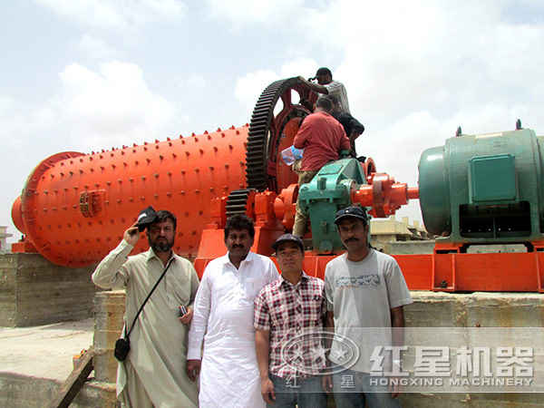 備受用戶喜愛(ài)的球磨機(jī) 備受用戶喜愛(ài)的球磨機(jī)