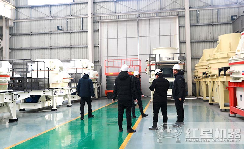 用戶來廠實(shí)地考察機(jī)制砂生產(chǎn)設(shè)備 用戶來廠實(shí)地考察機(jī)制砂生產(chǎn)設(shè)備
