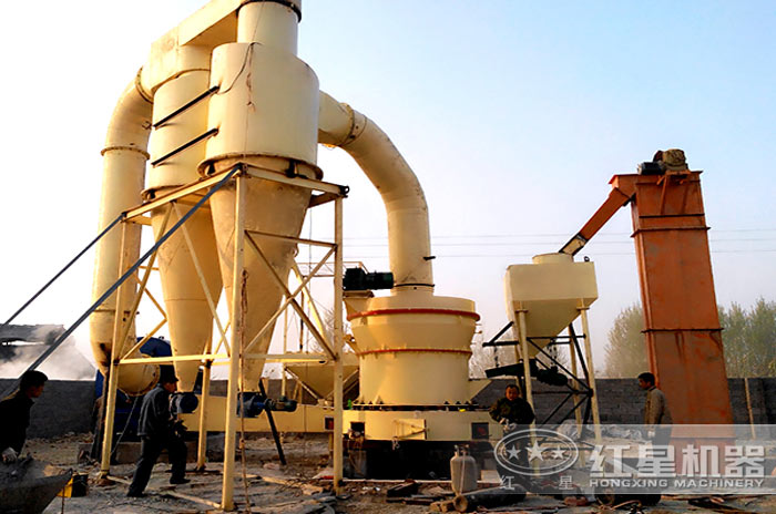 雷蒙磨粉機(jī)工作現(xiàn)場(chǎng)實(shí)拍 雷蒙磨粉機(jī)工作現(xiàn)場(chǎng)實(shí)拍