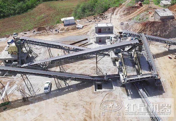 全自動(dòng)打砂生產(chǎn)線現(xiàn)場(chǎng)幾不可見(jiàn)人 全自動(dòng)打砂生產(chǎn)線現(xiàn)場(chǎng)幾不可見(jiàn)人