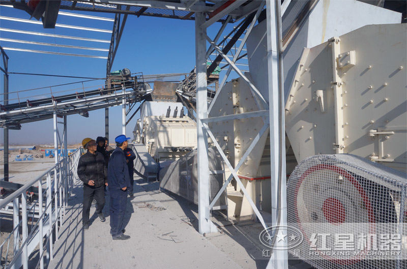 反擊破碎機(jī)安裝調(diào)試現(xiàn)場 反擊破碎機(jī)安裝調(diào)試現(xiàn)場