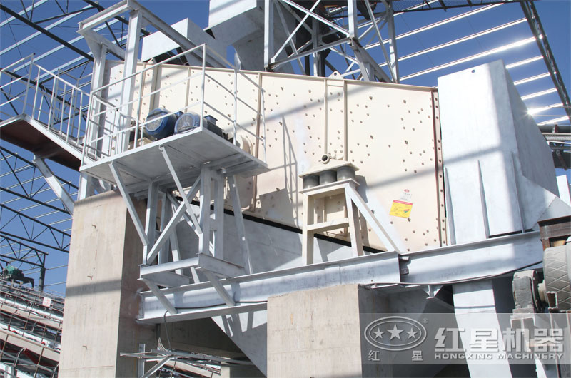 振動(dòng)篩制造廠家就找河南紅星，固定式、移動(dòng)式都有