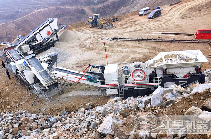 多臺(tái)履帶式砂石生產(chǎn)線現(xiàn)場(chǎng)實(shí)拍 多臺(tái)履帶式砂石生產(chǎn)線現(xiàn)場(chǎng)實(shí)拍