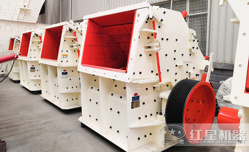 時(shí)產(chǎn)200噸破碎篩分設(shè)備有哪些？有破碎篩分設(shè)備生產(chǎn)視頻看嗎