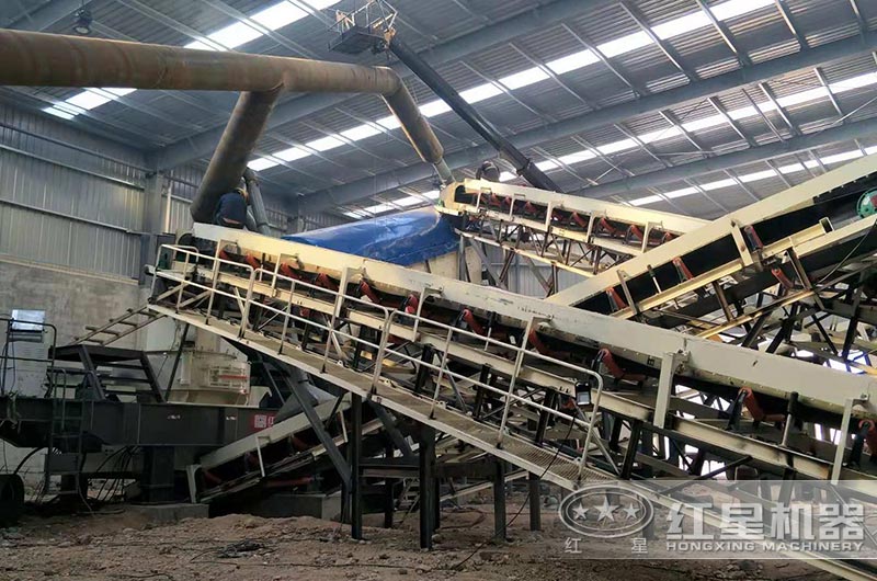 花崗巖石制砂、場地有限怎么辦？這臺移動制沙機(jī)幫你搞定