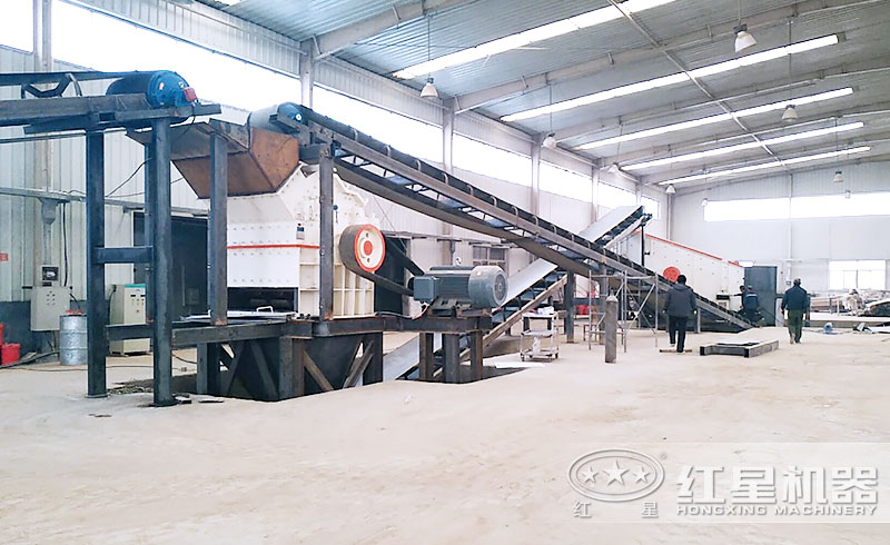 液壓開箱制砂機生產(chǎn)現(xiàn)場 液壓開箱制砂機生產(chǎn)現(xiàn)場