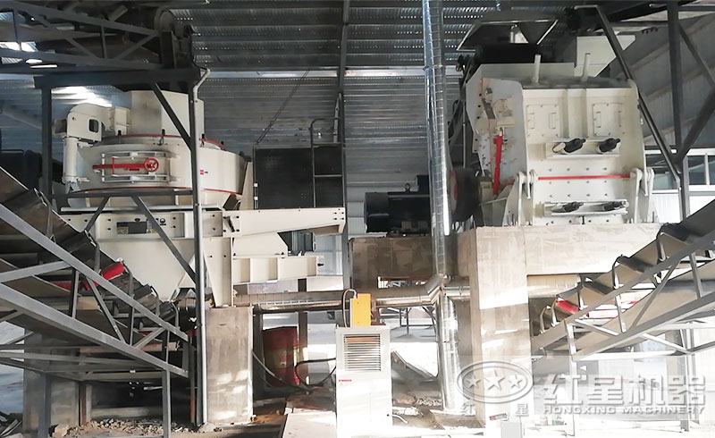 客戶來廠咨詢：想購買日產(chǎn)1000噸的制砂機，有推薦的型號嗎？