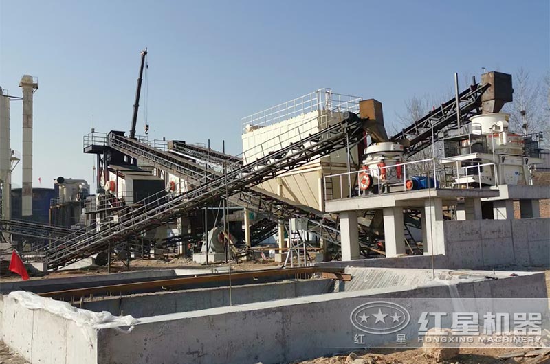 新開(kāi)辦的砂石場(chǎng)正在籌建當(dāng)中 新開(kāi)辦的砂石場(chǎng)正在籌建當(dāng)中